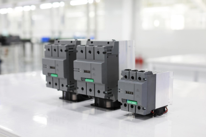 固态继电器与调功器有什么区别