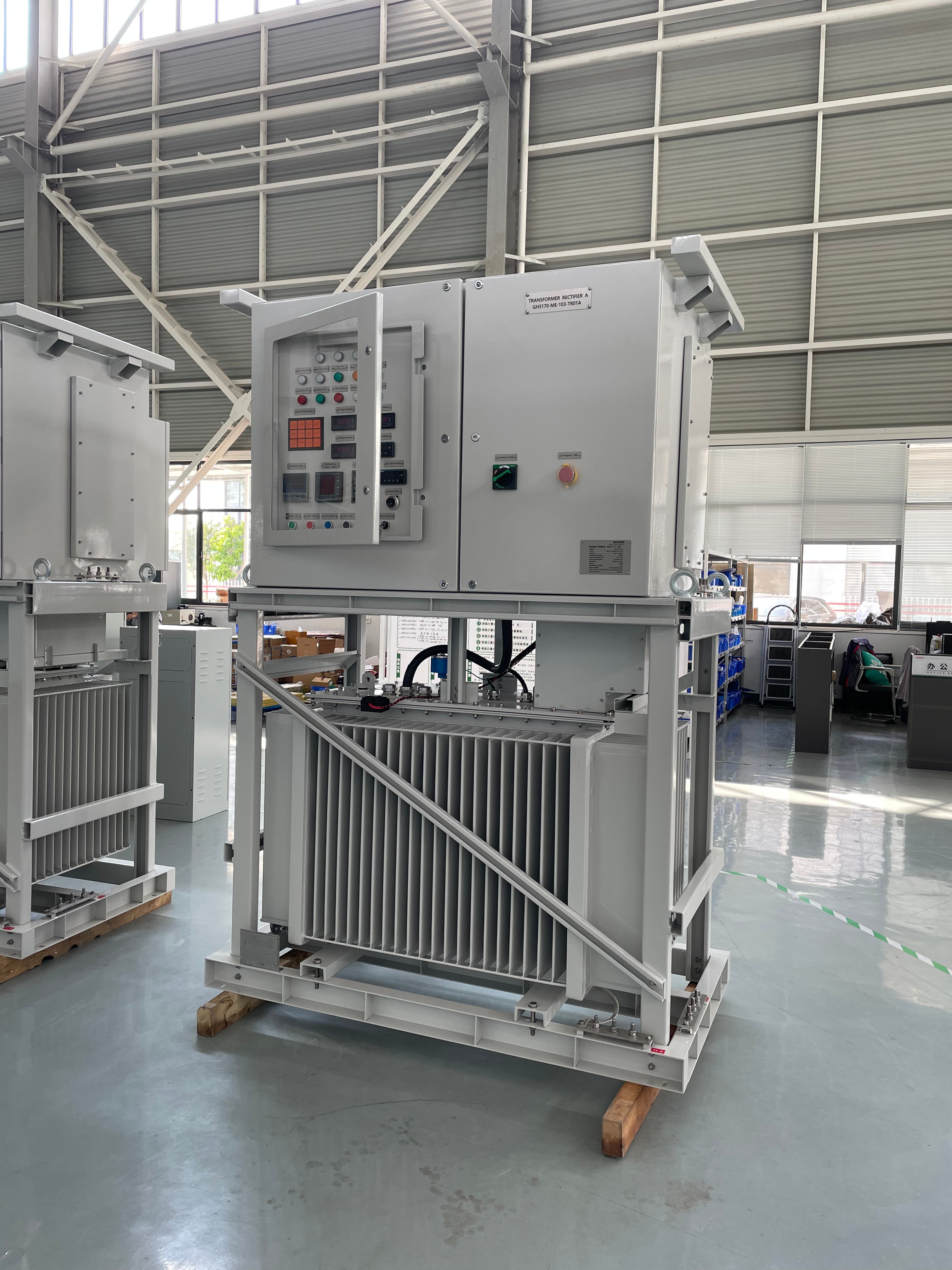 迈斯威尔电气为迪拜重大工业项目提供1750A超大功率油冷直流电源解决方案